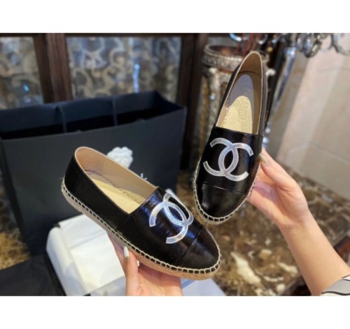 (HappyShoese공장) C.주름 레더 은색 CC 로고 플랫 에스파드리유 블랙