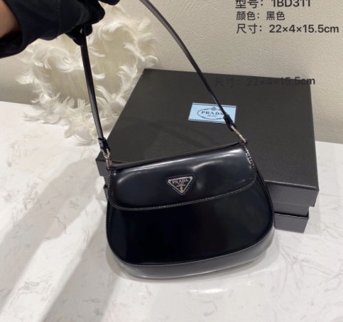(블랙 프레임 공장) 프라다 클레오 플랩 숄더백