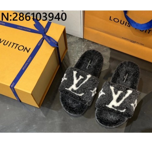 [152 공장] L. LV 이니셜 양털 슬리퍼 5컬러 (여성용)